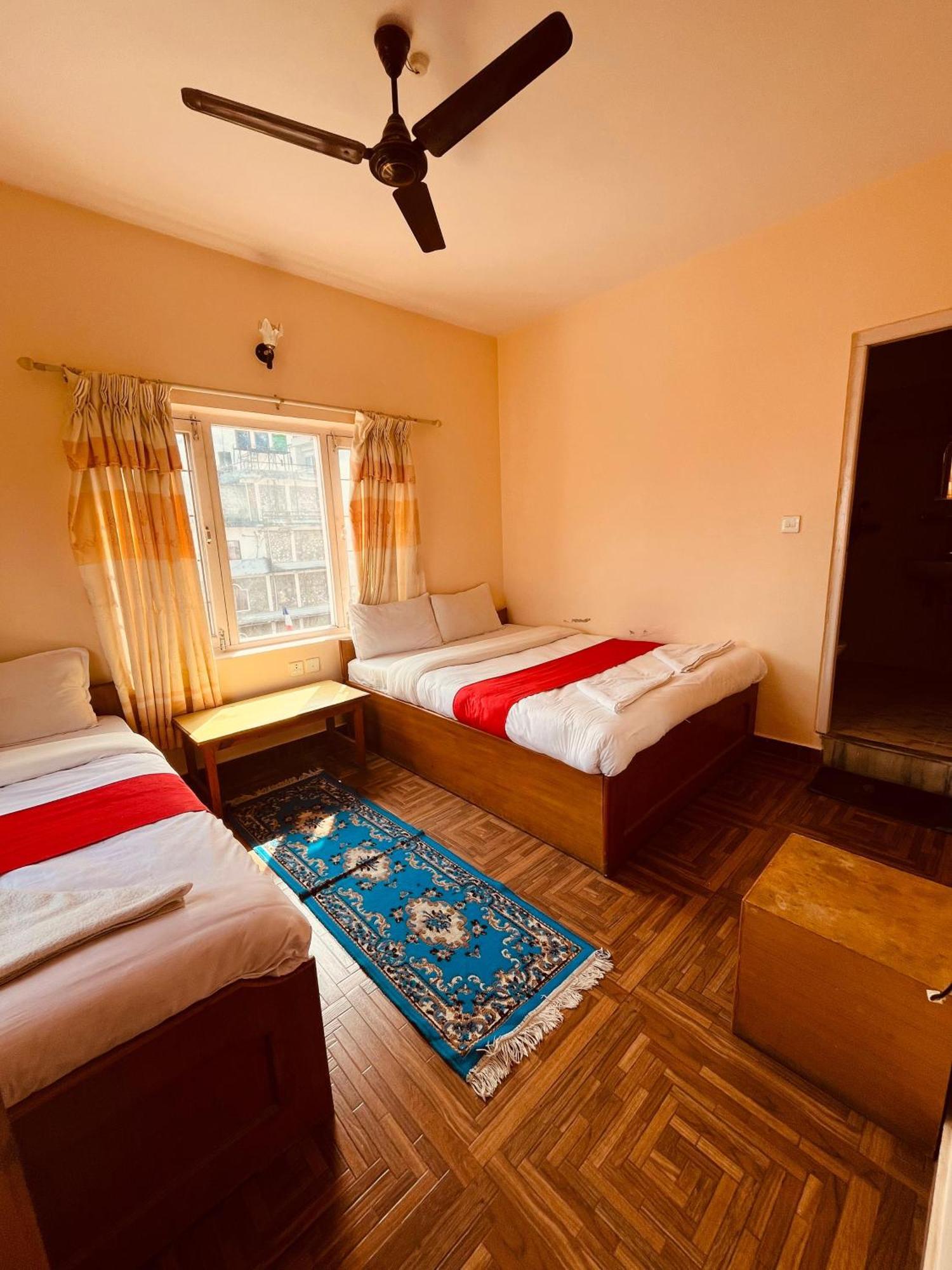 Hotel Global Inn Pokhara Exterior foto